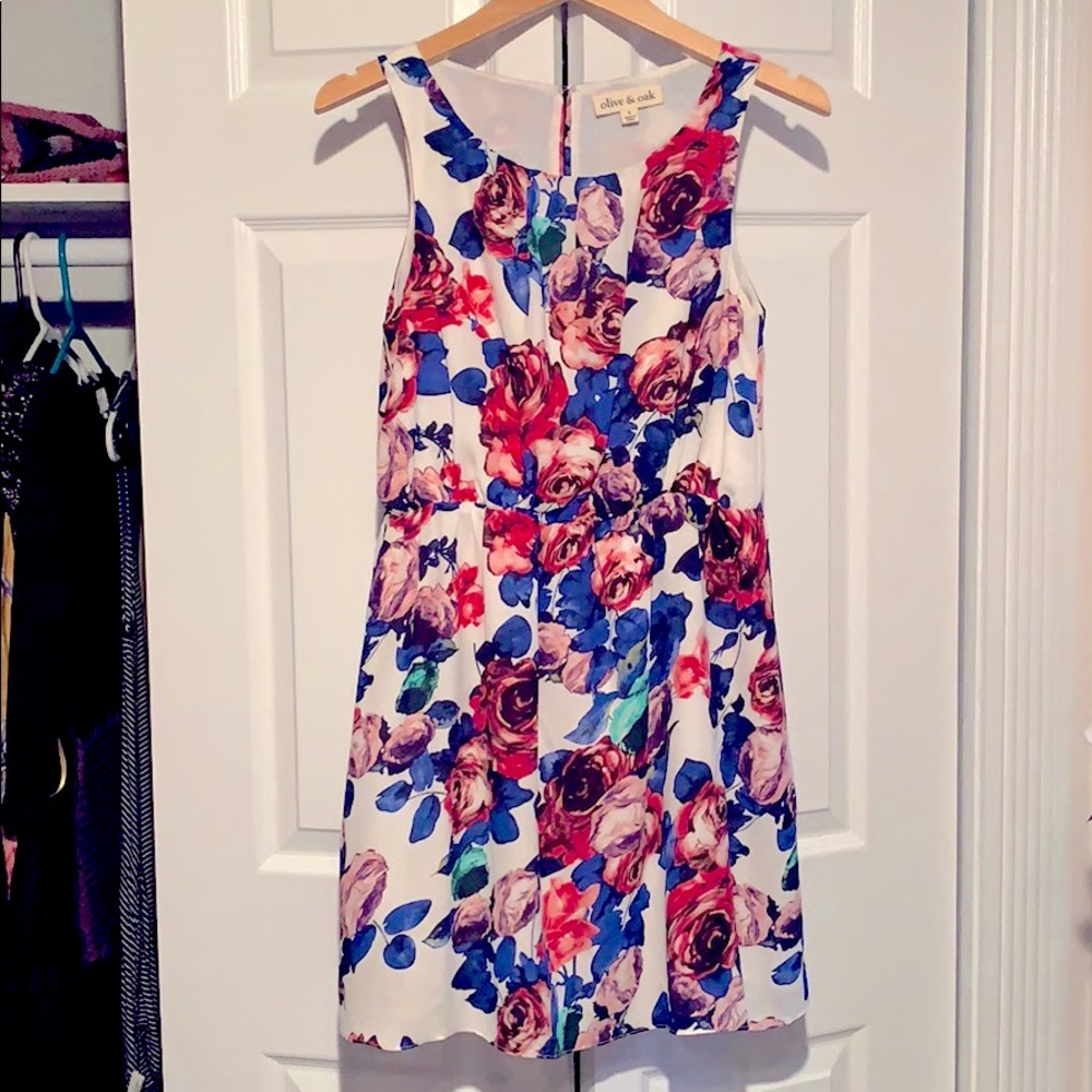 Olive and Oak Floral Dress - Picture 1 of 3